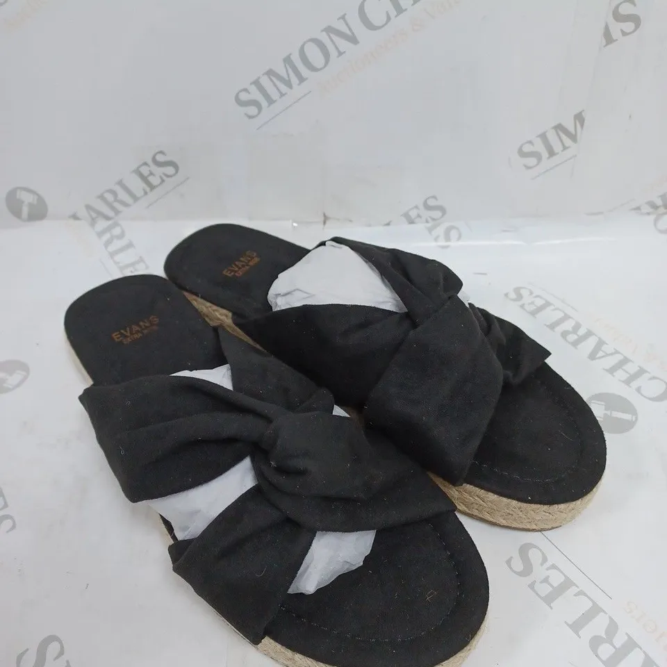 EVANS BLACK WIDE FIT TWISTED KNOT ESPADRILLE FLATFORM - 6