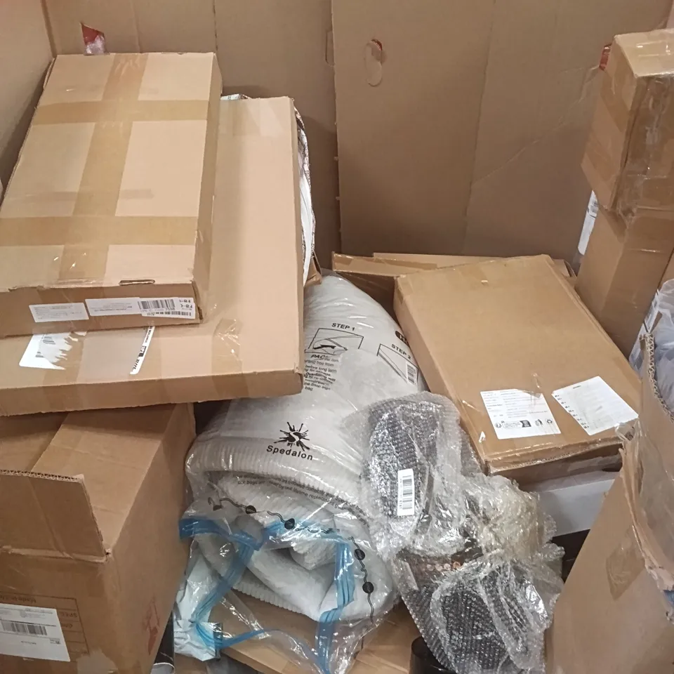 PALLET OF ASSORTED HOUSEHOLD GOODS AND PRODUCTS TO INCLUDE; ELECTRIC FRYER, FULL LENGTH, MIRROR BOXED FURNITURE ETC