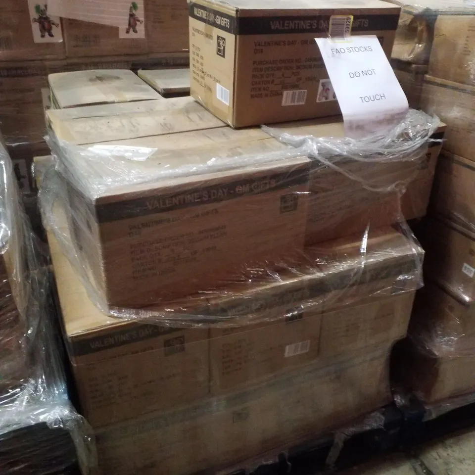 PALLET CONTAINING APPROXIMATELY 21 BOXES CONTAINING 6 BRAND NEW VALENTINE'S ANIMAL PLUSHES (2 OF EACH)