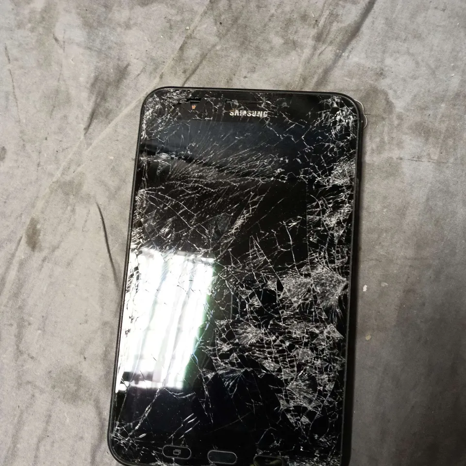SAMSUNG TABLET PC SM-T395 – 16GB, CRACKED SCREEN