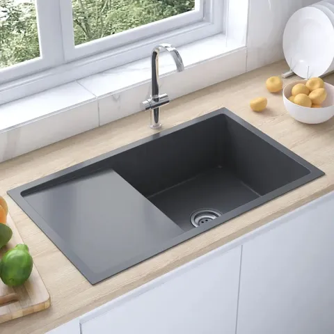 BOXED DESDEMONA HANDMADE KITCHEN SINK WITH STRAINER STAINLESS STEEL