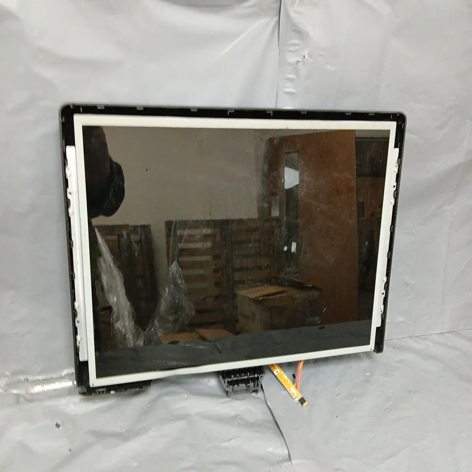 BOX OF APPROXIMATELY 4 LCD CCTV MONITORS