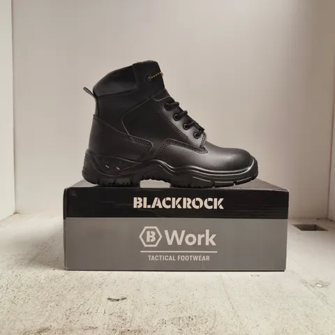BOXED PAIR OF BLACKROCK MARSHAL HIKER BOOTS IN BLACK SIZE UK 9