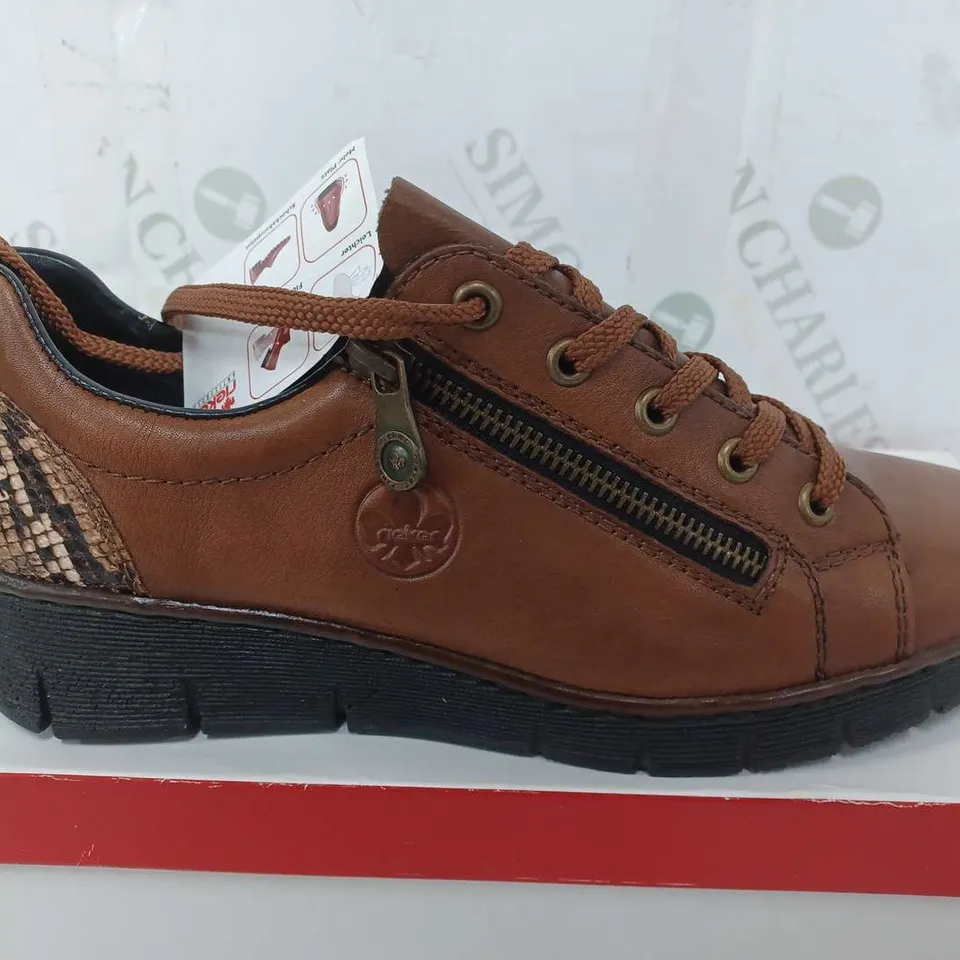 BOXED RIEKER ZIP SHOES IN BROWN - SIZE 40