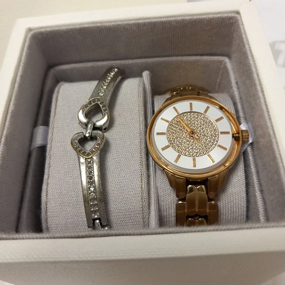 BOXED MICHAEL KORS LENNOX LADIES WRIST WATCH AND BRACELET SET