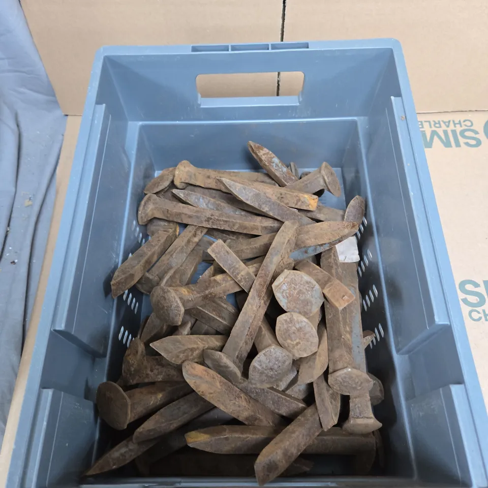 TOTE OF VINTAGE RAILROAD SPIKES 