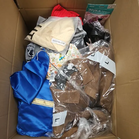 APPROXIMATELY 20 ASSORTED CLOTHING ITEMS IN VARIOUS SIZES, STYLES AND COLOURS