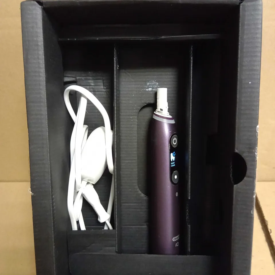 ORAL-B IO8 VIOLET ULTIMATE CLEAN ELECTRIC TOOTHBRUSH