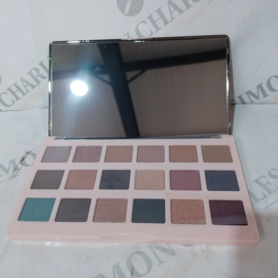 BOXED CIATÉ LONDON - THE EDITOR PALETTE CMP018