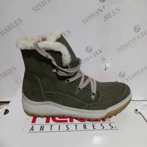 BOXED PAIR OF RIEKER WATER RESISTANT WARM LINED HIKING LACE UP BOOTS, KHAKI - SIZE 6.5