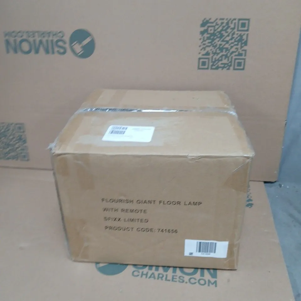 FLOURISH SOLAR FLOOR LAMP WITH REMOTE