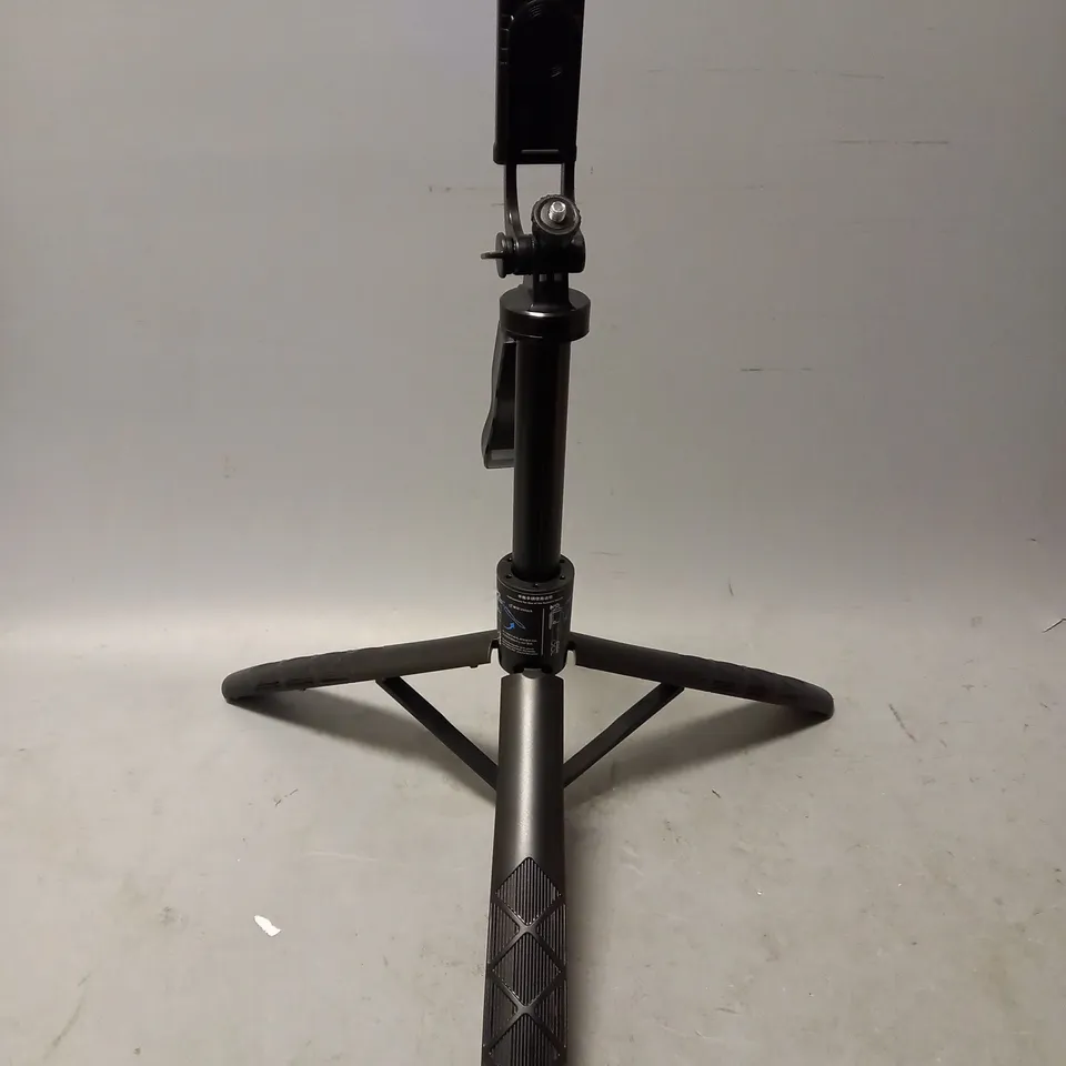 BOXED UNBRANDED SELFIE STICK L16