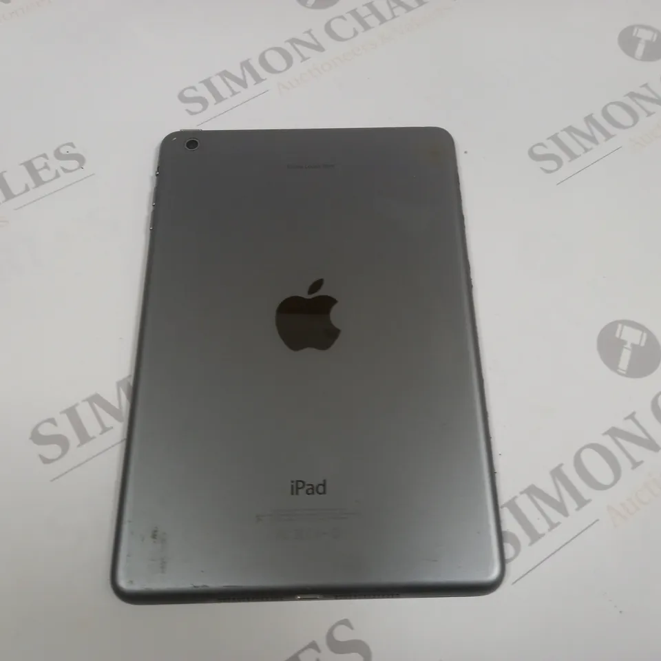 UNBOXED APPLE IPAD TABLET IN SILVER - A1432