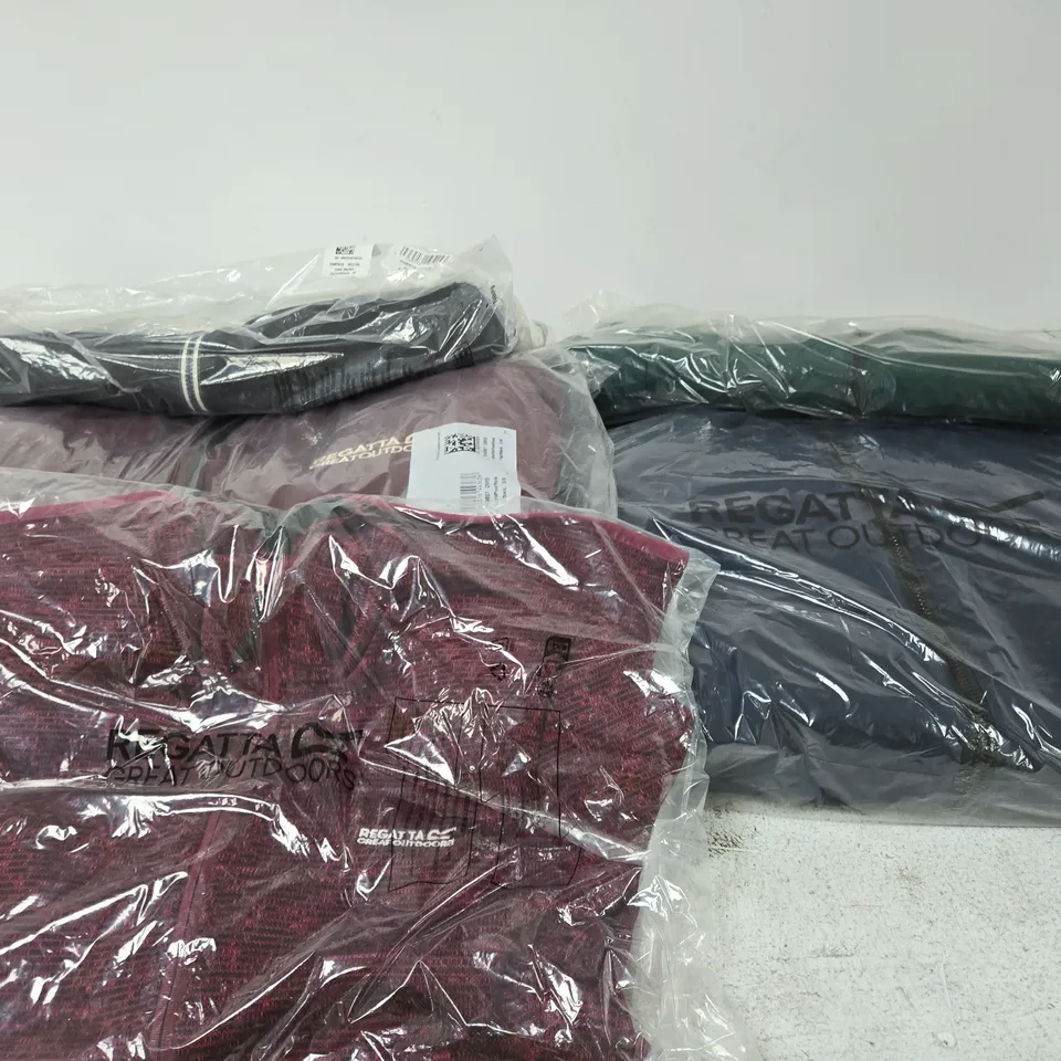APPROXIMATELY 19 X ASSORTED BRAND NEW REGATTA CLOTHING PRODUCTS IN VARIOUS STYLES & SIZES 