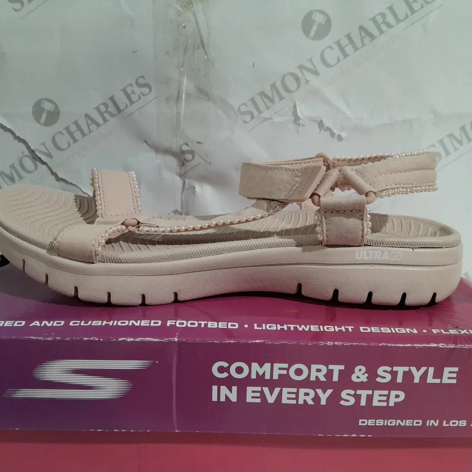 SKECHERS GO WALK SIZE 7