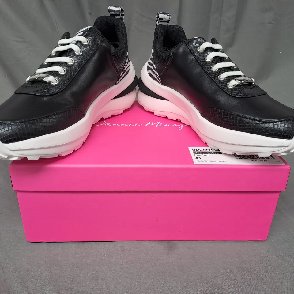BOXED PAIR OF DANNII MINOGUE LATTE LOVERS TRAINER IN BLACK SIZE 8