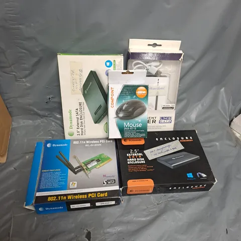 APPROXIMATELY 20 ASSORTED ELECTRICAL ITEMS TO INCLUDE SATA HARD DISK ENCLOSURE, WIRED MOUSE, POWER BANK, ETC - COLLECTION ONLY