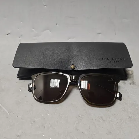 TED BAKER VICTOR MAGNIFIED SUNGLASSES - MAGNIFICATION UNSPECIFIED 
