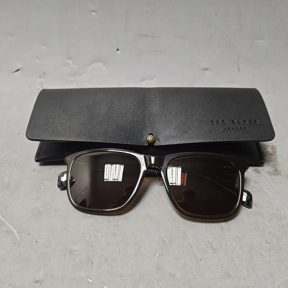 TED BAKER VICTOR MAGNIFIED SUNGLASSES - MAGNIFICATION UNSPECIFIED 