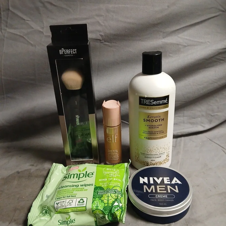 APPROXIMATEY 20 ASSORTED HEALTH AND BEAUTY PRODUCTS TO INCLUDE - BPERFRECT PRECISION BRUSH - SIMPLE CLEANSING WIPES AND NIVEA MEN CREME