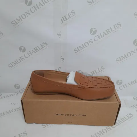 BOXED DUNNE BROWN LOAFERS SIZE 7 