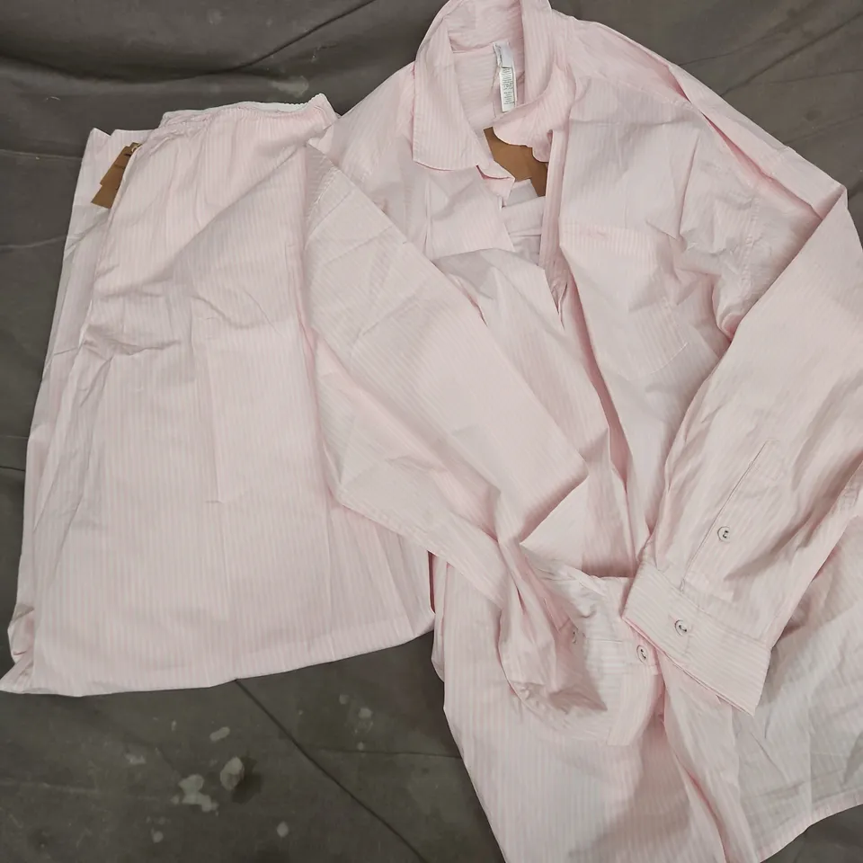 SKIMS COTTON POLIN SLEEP OVERSIZED LONG SET IN PINK/WHITE - MEDIUM