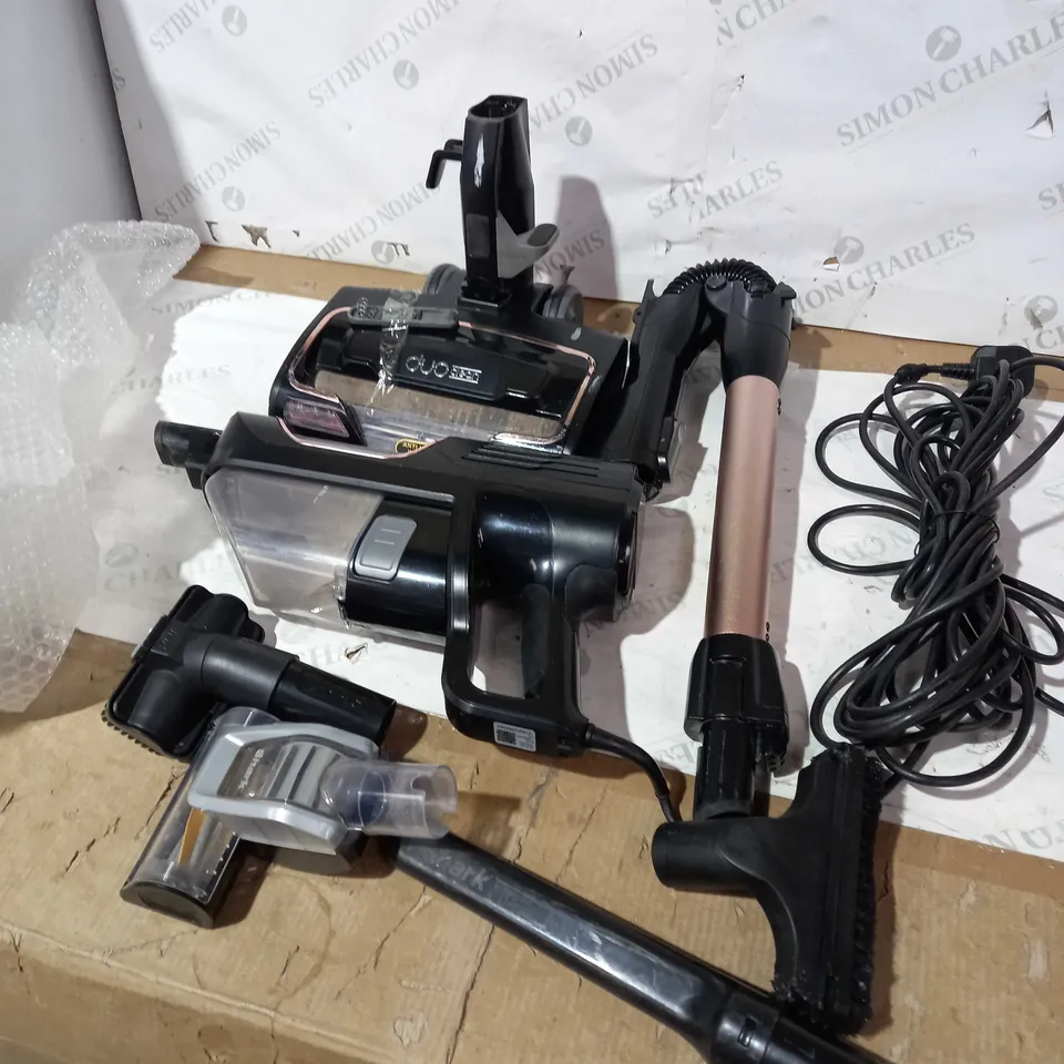 SHARK CORDED STICK VACUUM HZ500UKT