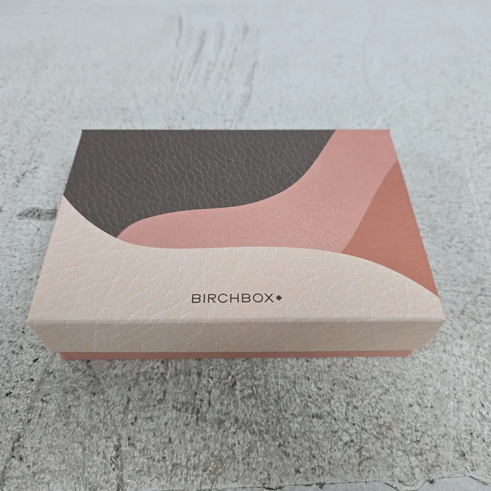 LARGE QUANTITY OF BIRCHBOX SAMPLE BOXES – COSMETIC/BEAUTY BOXES