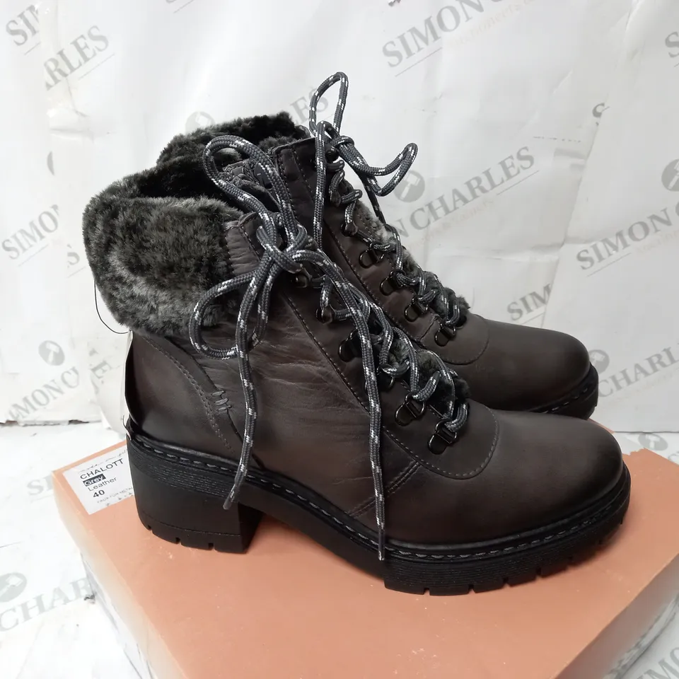 MODA HIKING BOOT SIZE 7