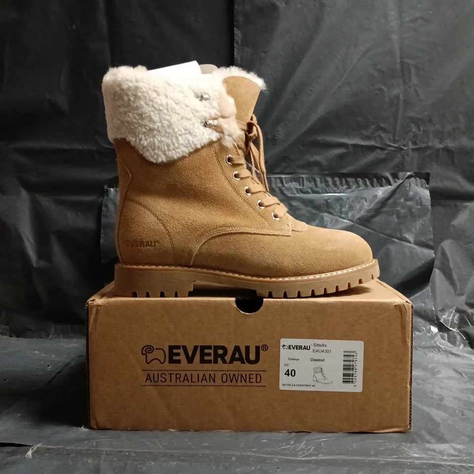 BOXED PAIR OF EVERAU ANKLE BOOTS IN CHESTNUT SIZE EU 40