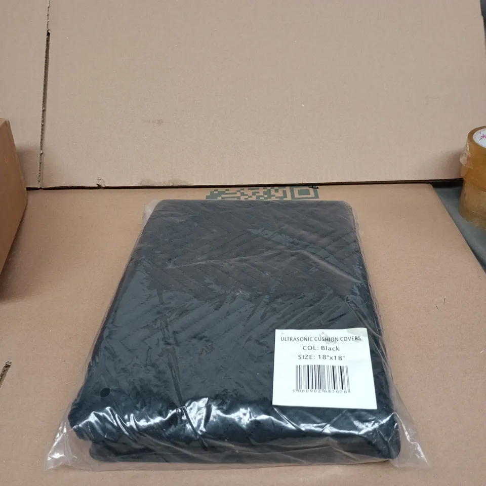 BOX OF APPROXIMATELY 20 ASSORTED GOODS INCLUDING ULTRASONIC CUSHION COVERS, TEKPOINT SAND SCOOP DIY AND PAINT SET