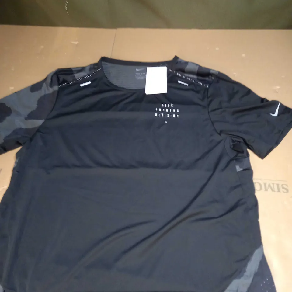 MENS NIKE RUNNING LIGHTWEIGHT SHIRT SIZE L