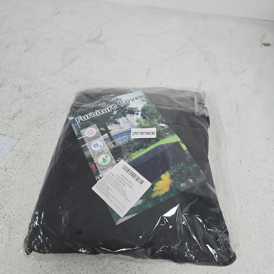 APPROXIMATELY 10 ASSORTED HOUSEHOLD ITEMS INCLUDING GARDEN FURNITURFE COVER AND MICRO MAGIC