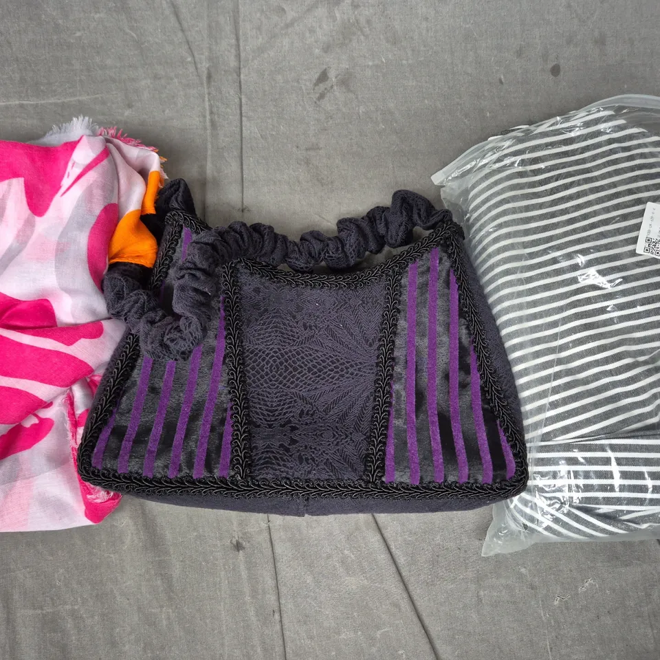 BOX OF APPROXIMATELY 25 ASSORTED CLOTHING AND FASHION PRODUCTS IN VARIOUS STYLES AND SIZES - COLLECTION ONLY