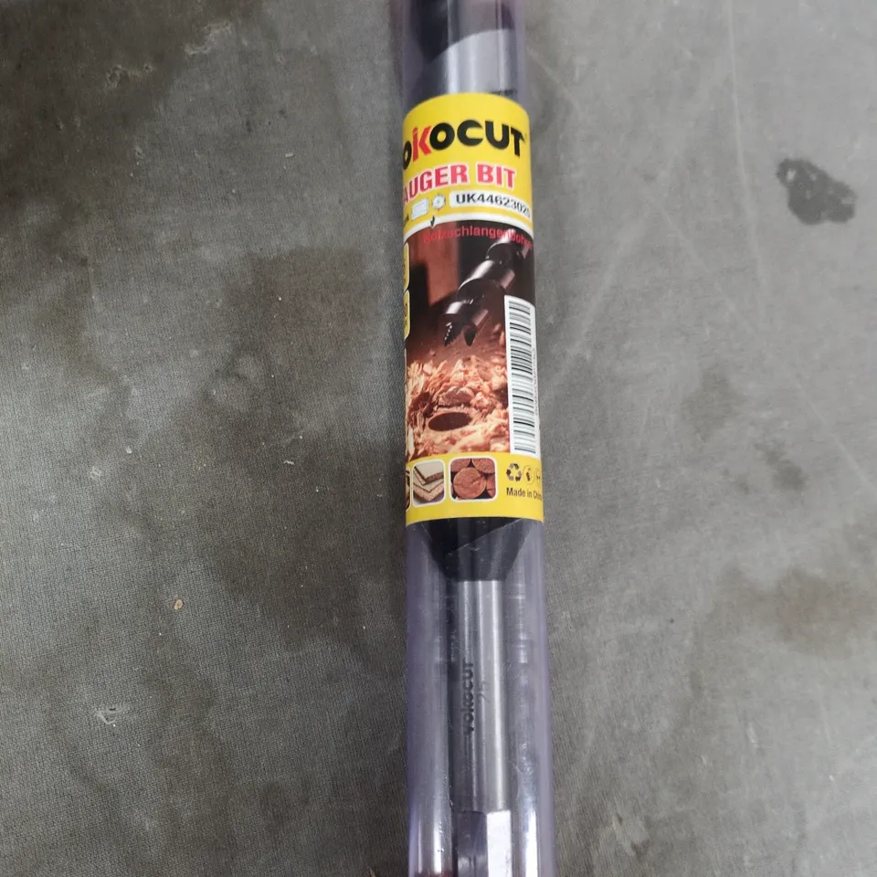 TOTE OF APPROXIMATELY 12 ASSORTED ITEMS TO INCLUDE: YOKOCUT AUGER BIT 25MM
