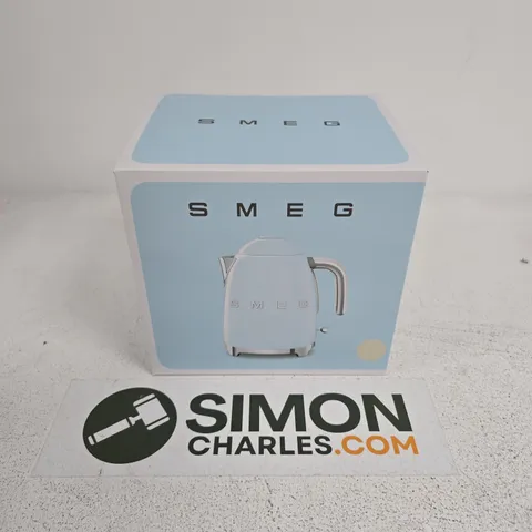 BOXED SMEG 50S STYLE KETTLE IN CREAM
