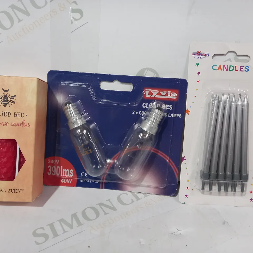 LOT OF APPROXIMATELY 10 ASSORTED HOUSEHOLD ITEMS TO INCLUDE CANDLES, COOKER HOOD LAMPS, BLESSED BEE BEESWAX CANDLES, ETC