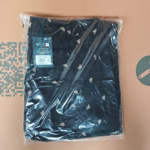 BAGGED WHITE STUFF TWISTER CHINO TROUSERS IN BLACK SIZE UK 14/R