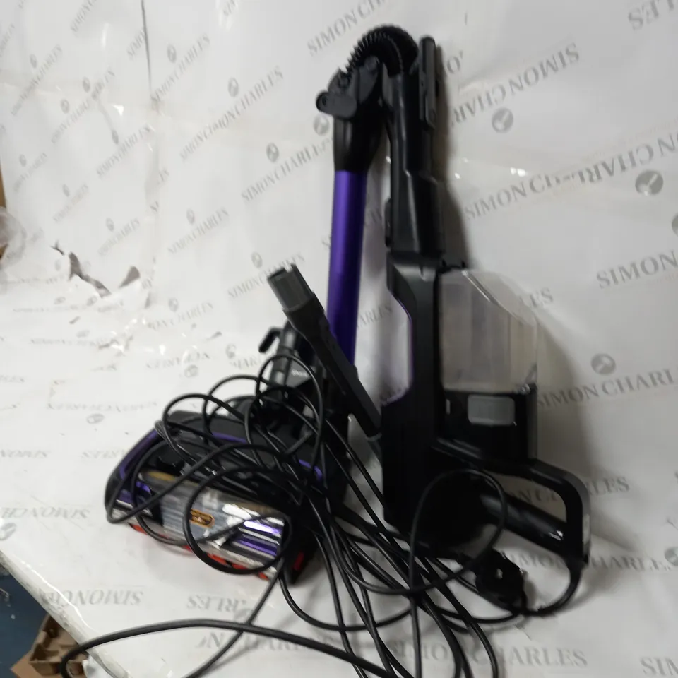 BOXED SHARK CORDED DUOCLEAN VACUUM CLEANER 