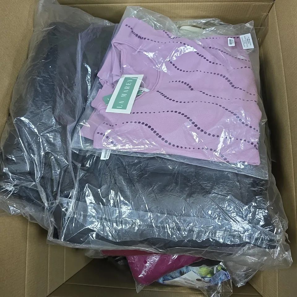 BOX OF APPROXIMATELY 15 ASSORTED CLOTHING ITEMS IN VARIOUS SIZES, COLOURS AND STYLES