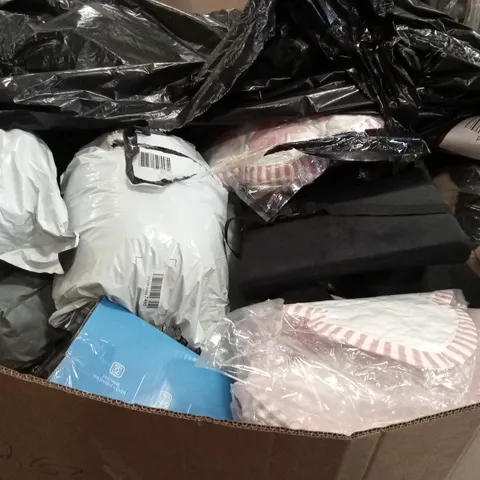 PALLET TO CONTAIN A LARGE ASSORTMENT CUSHIONS, PILLOWS AND SIMILAR RELATED GOODS