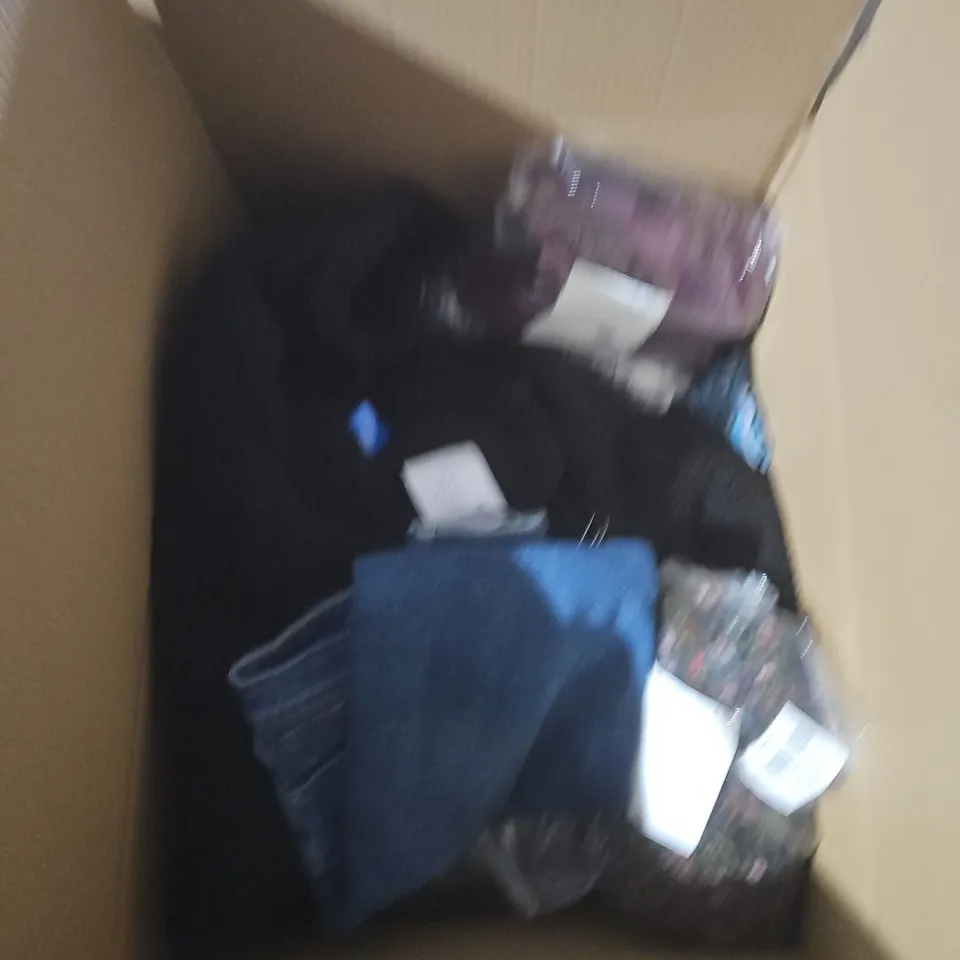LARGE BOX OF APPROXIMATELY 25 ASSORTED CLOTHING ITEMS IN VARIOUS COLOURS, STYLES AND SIZES - COLLECTION ONLY