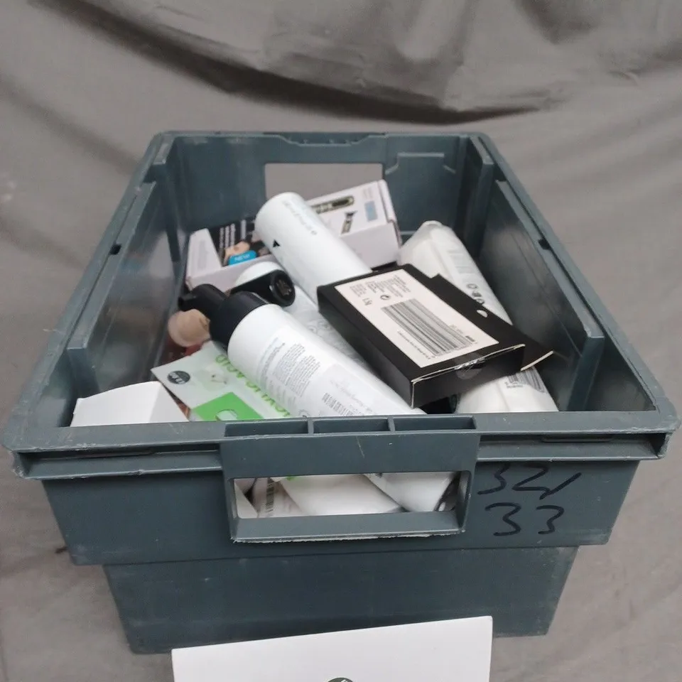 TOTE OF ASSORTED COSMETIC ITEMS TOO INCLUDE TAN , SHAVERS  ETC 