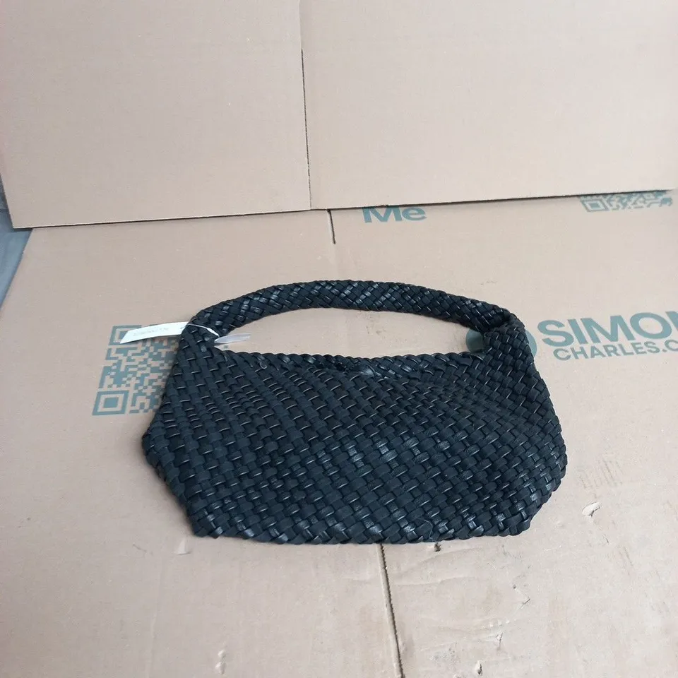BOX OF APPROXIMATELY 18 ASSORTED CLOTHING ITEMS TO INCLUDE: ACCESSORIZE LONDON BAG 