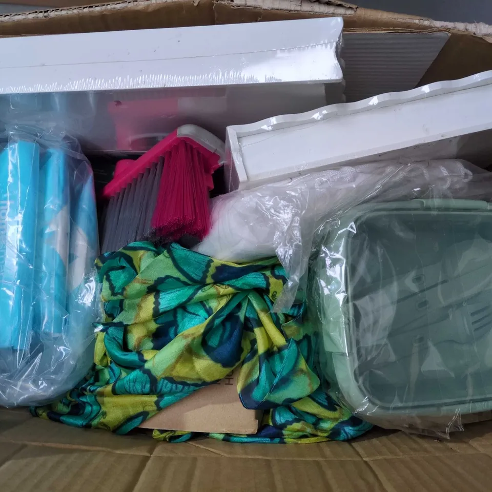 BOX OF 20 ASSORTED HOUSEHOLD ITEMS 