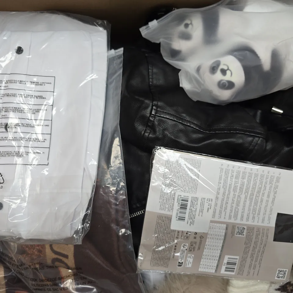 APPROXIMATELY 20 ASSORTED CLOTHING AND FASHION PRODUCTS IN VARIOUS STYLES AND SIZES - COLLECTION ONLY