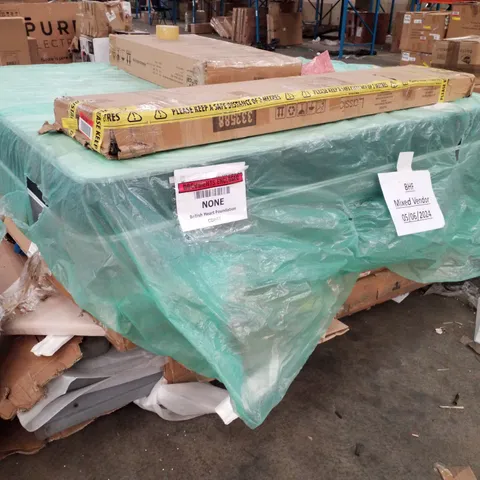 PALLET OF ASSORTED FLATPACK FURNITURE PARTS & MATTRESS 