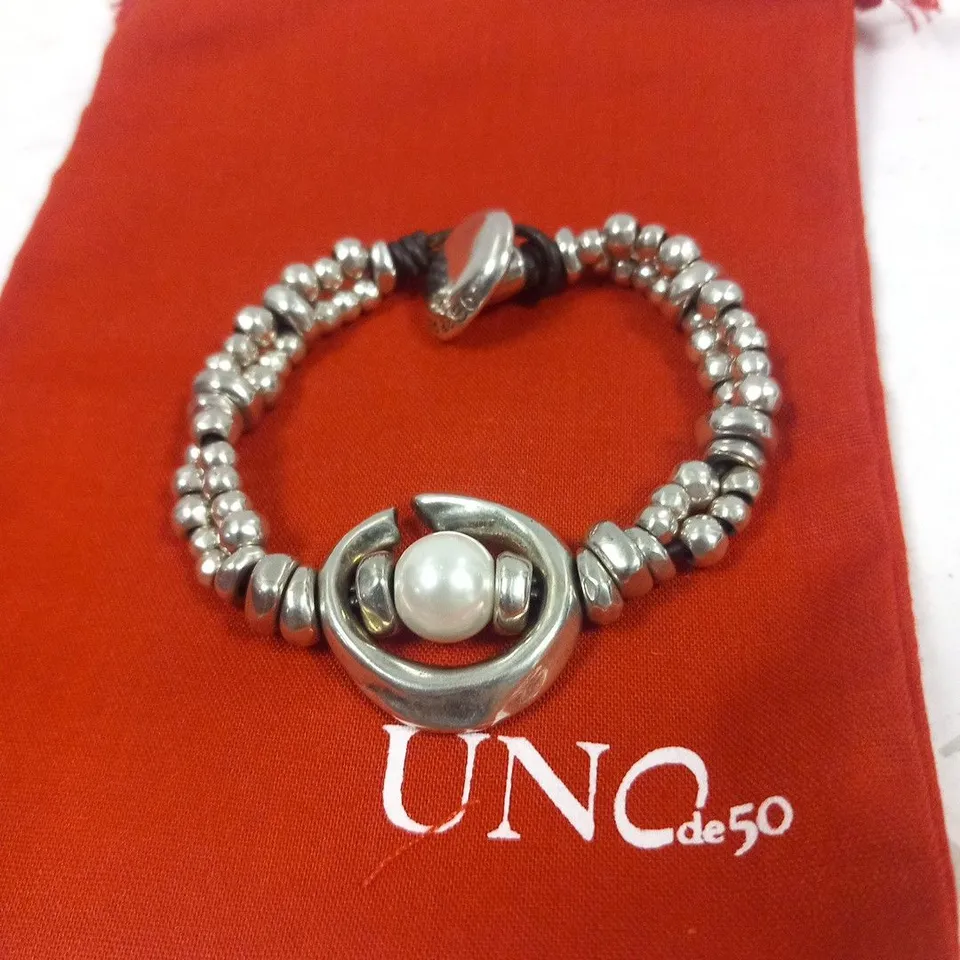 BAGGED UNO DE 50 FULL MOON PEARL BRACELET RRP £79