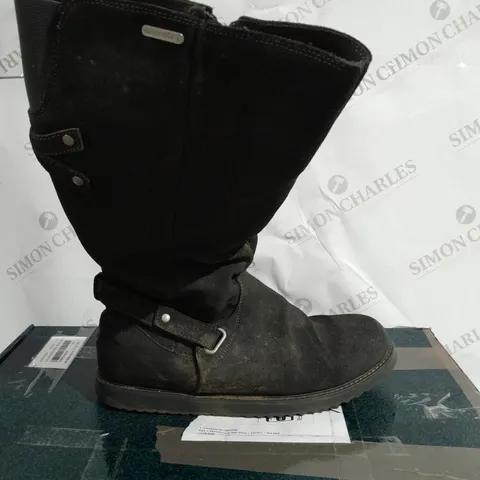EMU AUSTRALIA "KEMMIE" LEATHER KNEE BOOTS - UK SIZE 9, DARK GREEN