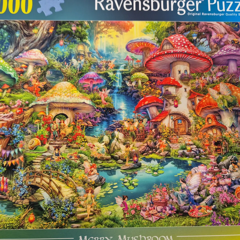 BOXED 1000-PIECE MERRY MUSHROOM VILLAGE 